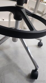 Kancléře barová židle Vitra Pivot - 8