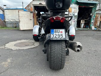 Can-am Spyder - 8