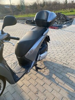 HONDA SH125D r.v. 2015 TOP STAV 2.MAJITEL - 8
