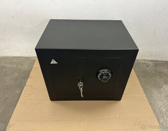 TREZOR, SEJF, nábytkový trezor T - SAFE - JAKO NOVÝ - - 8