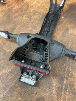 Držák SPZ s blinkry DUCATI Monster 937 2021-2025 - 8