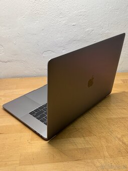 MacBook Pro 15” 2017/16GB RAM/Intel i7/1T SSD/ Záruka - 8