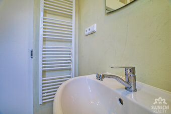 Pronájem cihlového bytu 2+1, 64m² v centru Uh. Hradiště - 8
