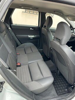 VOLVO V50 2.0D - 8
