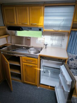 Karavan Knaus Azur 500 - francouzská postel, plynový bojler - 8