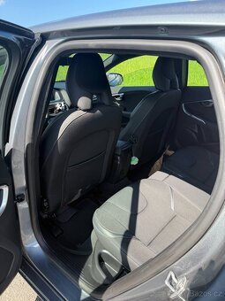 Volvo V40 D2 88 kw Momentum - 8