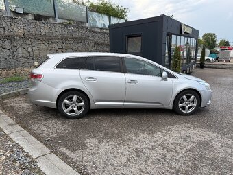 Toyota Avensis 2.2 2010 - 8