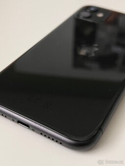 Černý iPhone 11, 128 GB - 8