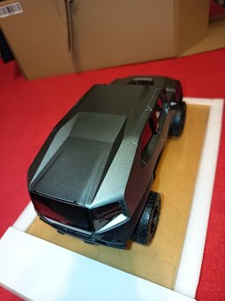 REZVANI TANK 1/18 DNA COLLECTIBLES - 8