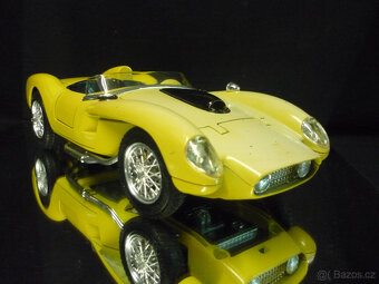 Ferrari 250 Testarossa 1957 žlutá Bburago 1/18 - 8