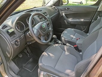 Škoda Yeti 1,8 TSI 4X4 118KW koupeno ČR platná STK - 8
