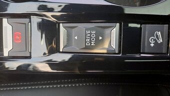 Peugeot 2008 GT Line, 130 EAT8 - 8