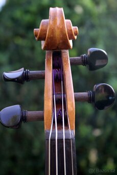 Staré housle s silným zvukem - 8