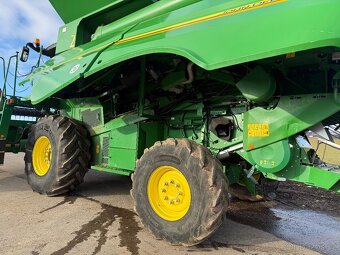 Sklízecí mlátička John Deere S670i Hillmaster - 8