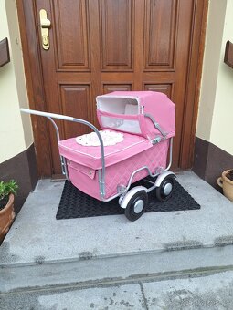 RETRO KOČÁREK PRO PANENKY - 8