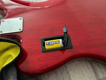 SLEVA Vintage Modified Jaguar Bass Red Special PJ snímače - 8