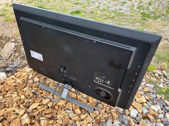 LCD TV Philips 47" 120 cm - 8