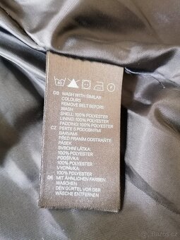 Dámská černá zimní bunda zn. H&M vel. 36 - 8