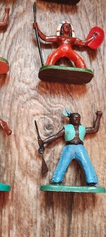 Indiáni figurky 1 z NDR - 8