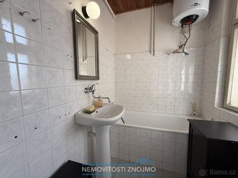 Pronájem cihlového bytu 1+kk, 30m2, částečně zařízený, dvore - 8
