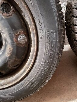 Prodám zimní kola Nokian 175/65 R14 82T - 8