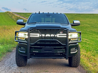 PRODÁNO DODGE RAM 2500 HEAVY DUTY 6.4 HEMI 4x4 LARAMIE - 8