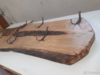 Rustikální věšák na oblečení - 8