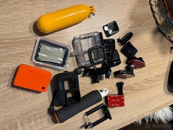 Gopro Hero 9, ovladač, 6x baterie, příslušenství - 8