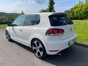 VOLKSWAGEN GOLF 2,0 TSI GTI 155 KW NAVI KAMERA TEMPOMAT - 8