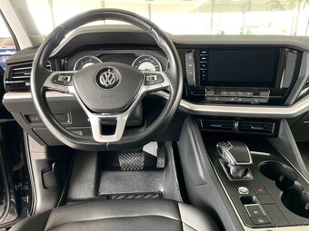 Volkswagen Touareg 3.0TDI 4M,Vzduch,4xKlima,Tažné - 8
