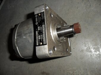 Prodám hydraulická čerpadla repasovaná A16 za cenu 2600kč, - 8