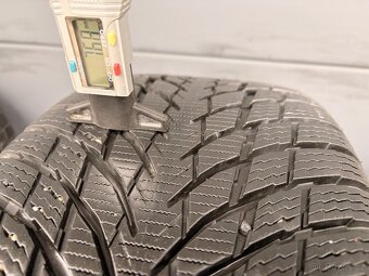 Zimní originál Škoda Superb 235/45 r18 - 8