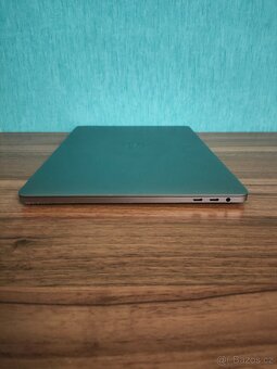 MacBook Pro 2018 | i5 • 8GB • 512GB - 8