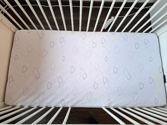 Postýlka s komodou - 8