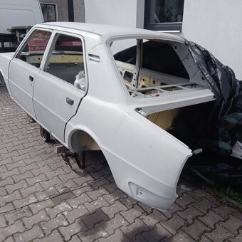 Skoda 120 karoserie - 8