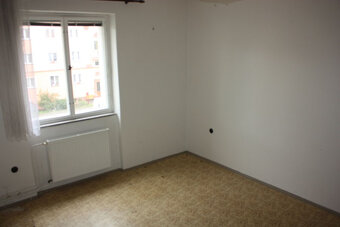 Pronájem, Čáslav, ul. Jeníkovská, byt 2+1 + balkon+ sklep - 8