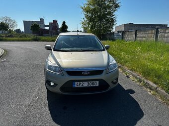 FORD FOCUS 1.6 - 8