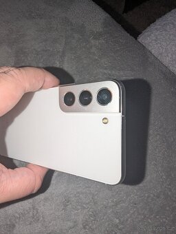 Samsung Galaxy s22 256g bila, 2 roky stary, kryty a skla, vý - 8