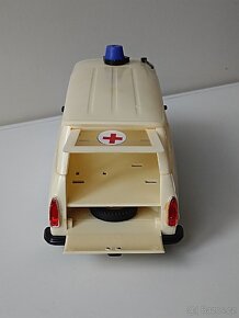 Sanitka Škoda 1203 KDN stará hračka Kaden - 8