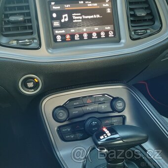 Dodge Challenger R/T 5.7 V8 HEMI - 8
