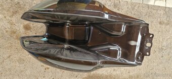 Palivová nádrž Moto Guzzi V7 - 8
