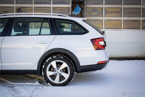 Octavia Combi 2.0 TDI 184k Scout DSG 4x4 - 8