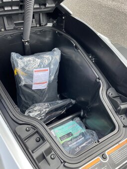 Sea Doo GTX LTD 3-up 325hp iDF Audio modrá nebo bílá barva - 8