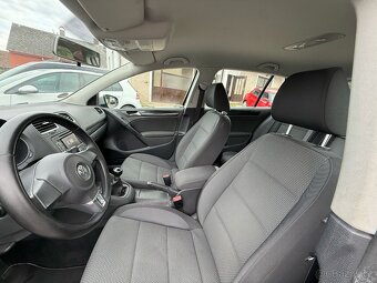 VW GOLF VI 1.6TDI 77kw Navigace - alu 16” - servis - 8