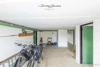 Prodej, 1/2 RD, byt 4+kk, 80 m2, zahrada 500m2, garáž, sklep - 8