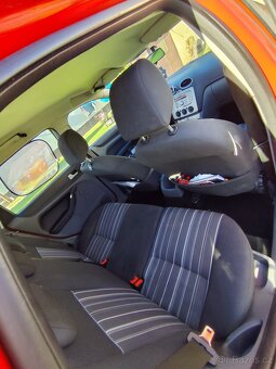Ford focus 1.6 i - 8