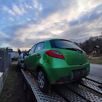 Mazda 2 benzín rok 2012 - 8
