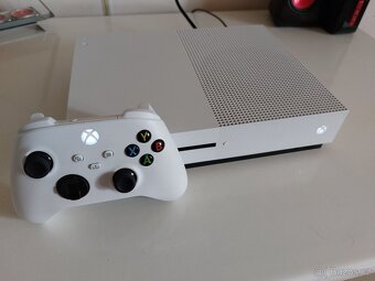 XBOX ONE S 1TB + HRY - 8
