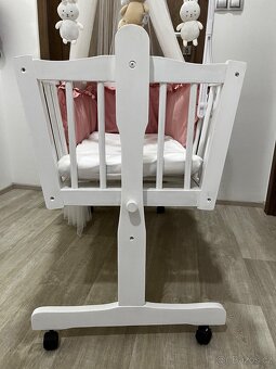 Dětská dřevěná kolébka a příslušenstvím - 8
