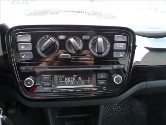 Volkswagen Up 1,0 MPI 1.MAJITEL,SERVISNÍ KNHA - 8